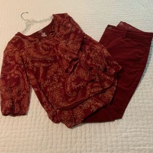 LIKE NEW PETITE MEDIUM TOP.  FALL COLORS
